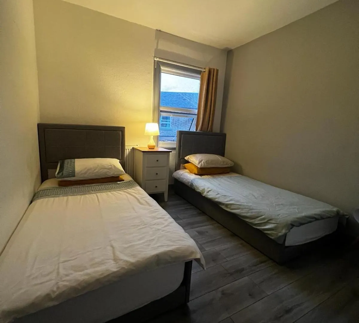 Lovely 2 Bedroom Holiday Home With Free Parking Plumstead  United Kingdom